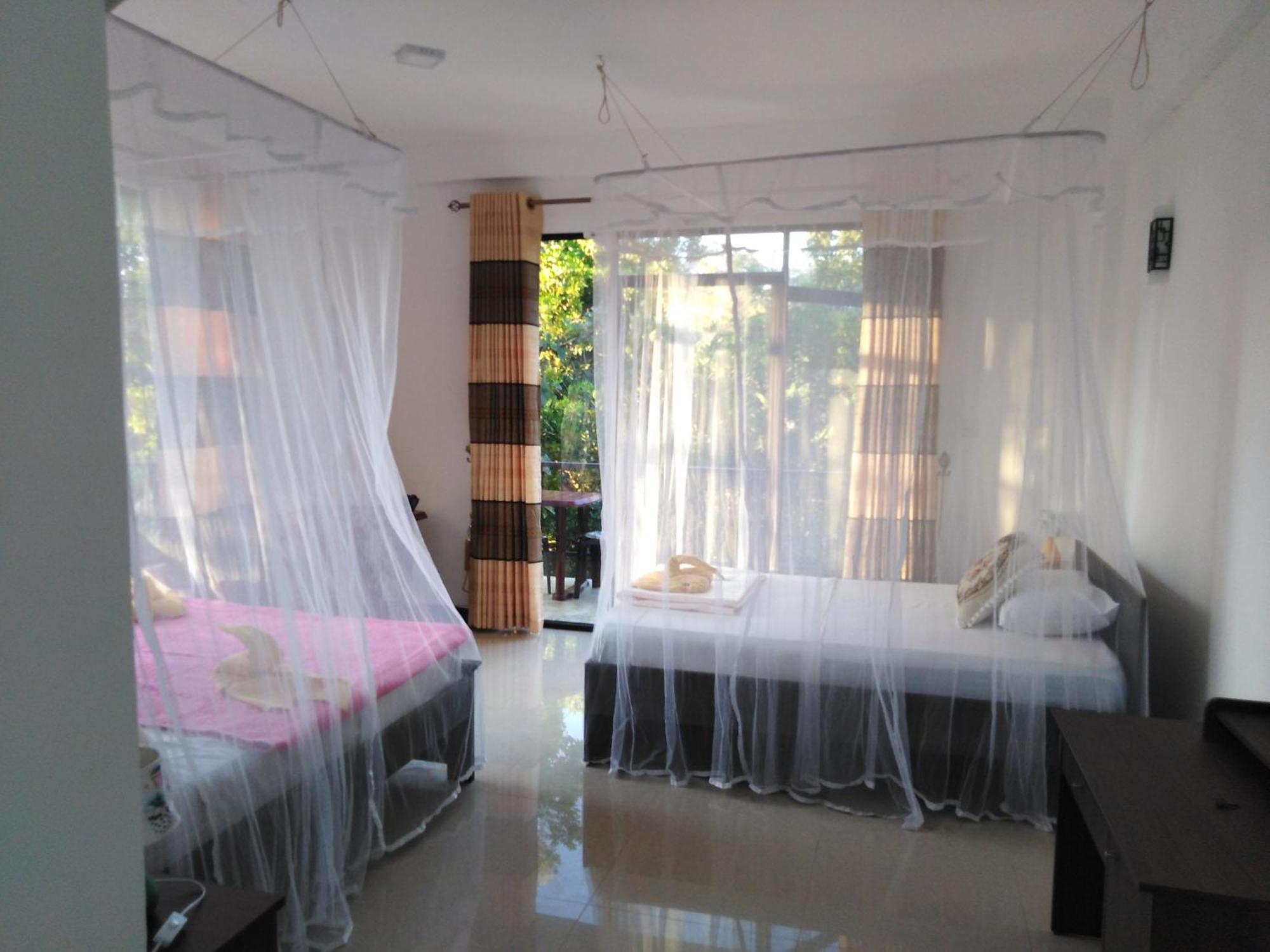 Littleadems View Bed and Breakfast Ella Rum bild